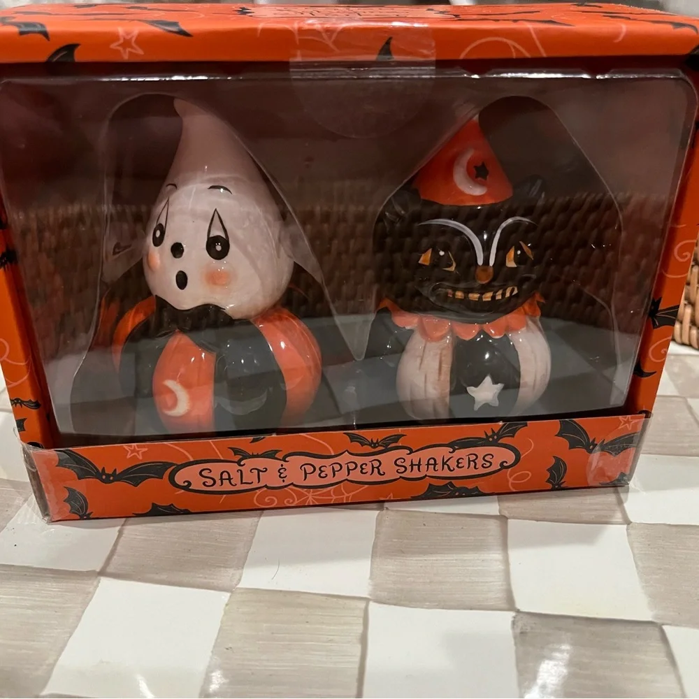 Johanna Parker NEW Cat/Ghost Salt & Pepper Shaker Halloween 2026